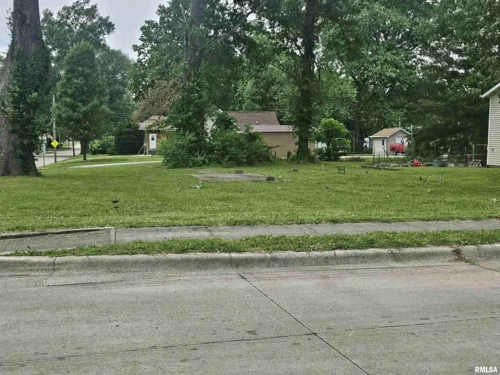 0000 South Duquoin Street Benton IL 62812