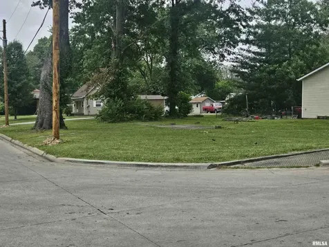 0000 South Duquoin Street Benton IL 62812