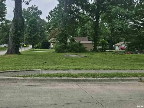 0000 South Duquoin Street Benton IL 62812