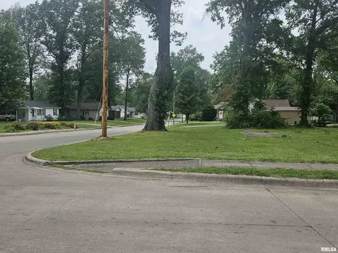 0000 South Duquoin Street Benton IL 62812