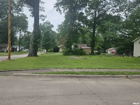 0000 South Duquoin Street Benton IL 62812