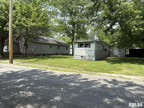 1606 & 1608 West Faust Street Marion IL 62959