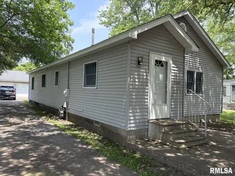 1606 & 1608 West Faust Street Marion IL 62959