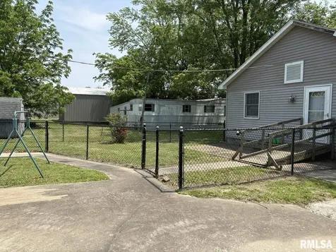 1606 & 1608 West Faust Street Marion IL 62959