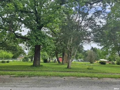 632 North Madison Street Benton IL 62812