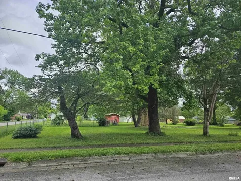 632 North Madison Street Benton IL 62812
