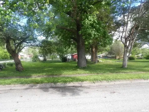 632 North Madison Street Benton IL 62812