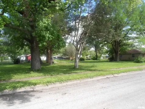 632 North Madison Street Benton IL 62812