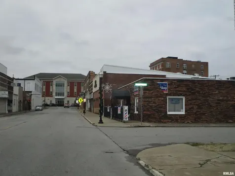 123 East Main Street Benton IL 62812
