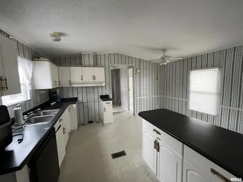 112 North Old Marion Road Goreville IL 62939
