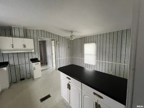112 North Old Marion Road Goreville IL 62939
