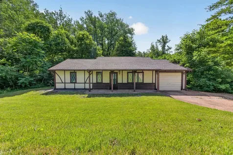 12 Edgewood Lane Belleville IL 62223
