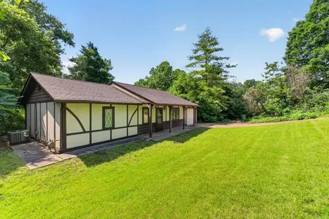 12 Edgewood Lane Belleville IL 62223