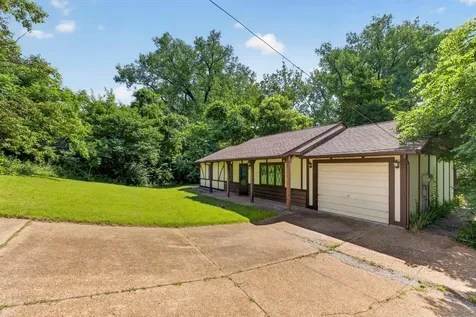 12 Edgewood Lane Belleville IL 62223