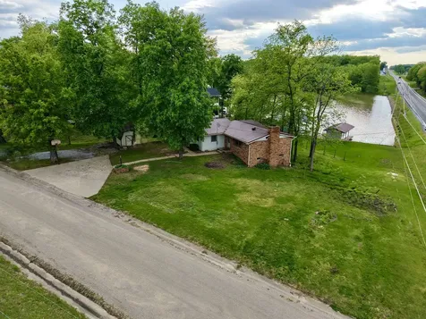 15981 Hillcrest Drive Effingham IL 62401