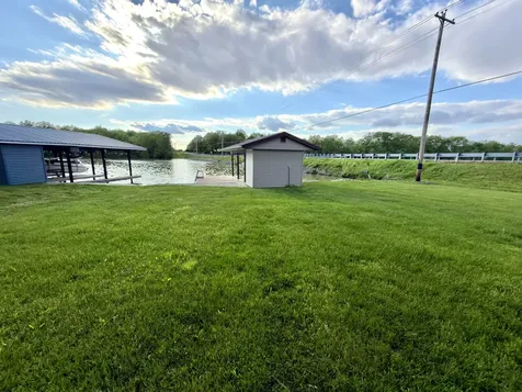 15981 Hillcrest Drive Effingham IL 62401