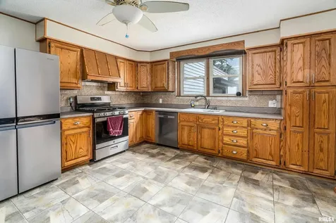 306 South Madison Street Marion IL 62959