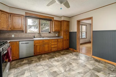 306 South Madison Street Marion IL 62959