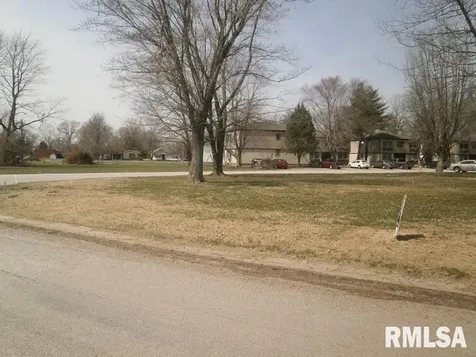 36 & 37 Della Street Benton IL 62812