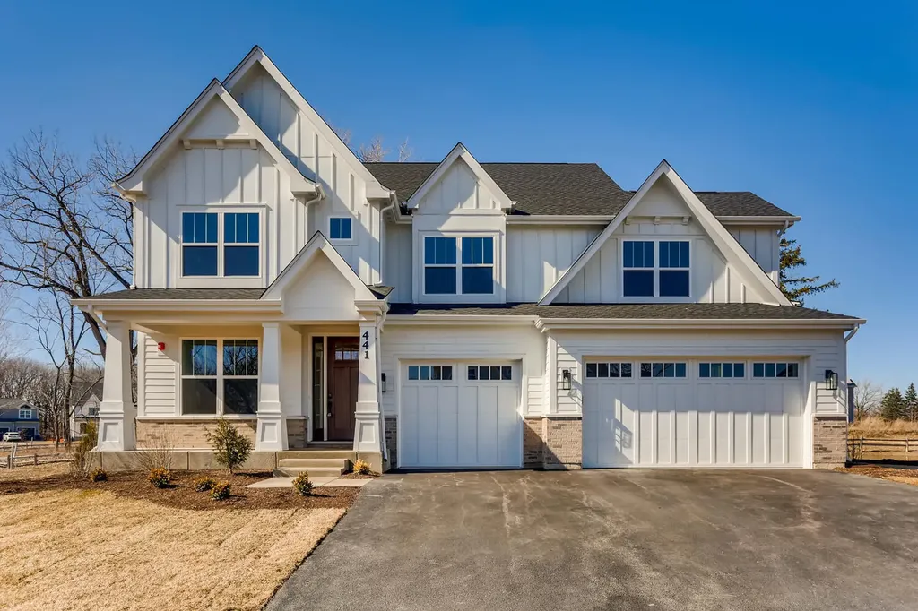 21377 West Sylvan Drive Mundelein IL 60060