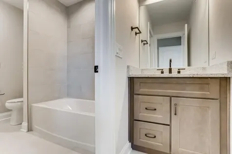 21377 West Sylvan Drive Mundelein IL 60060
