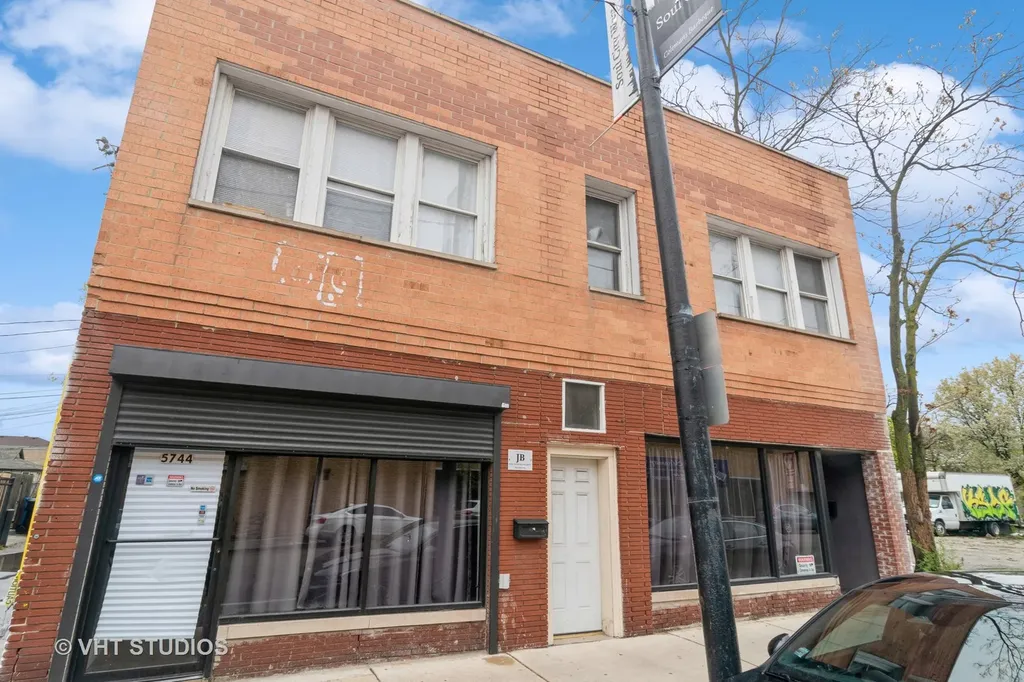 5742 West Chicago Avenue Chicago IL 60651