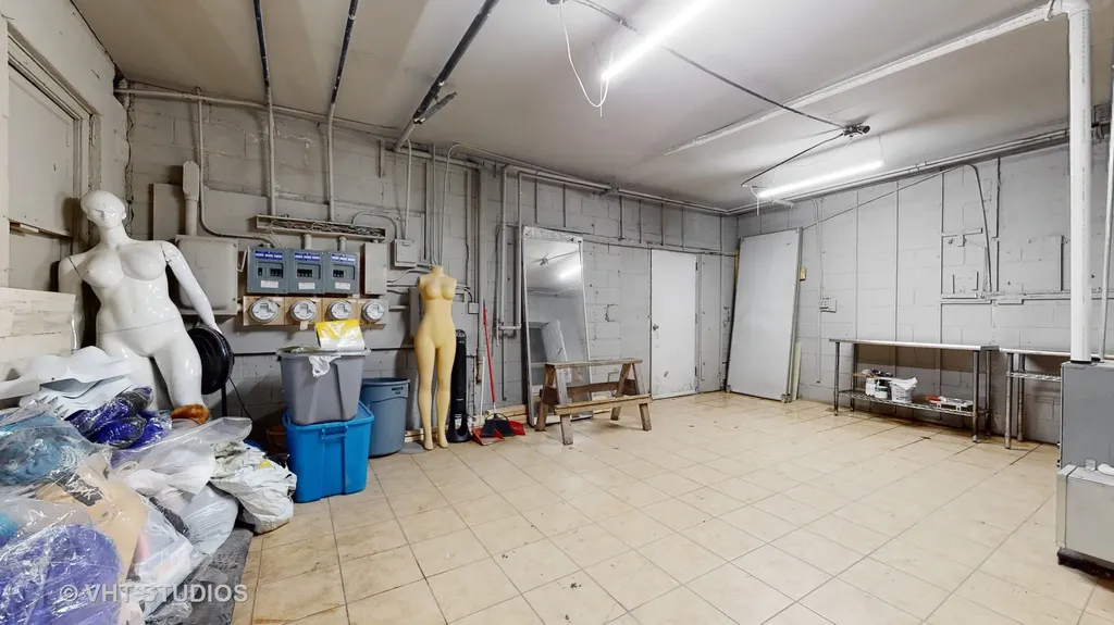 5742 West Chicago Avenue Chicago IL 60651