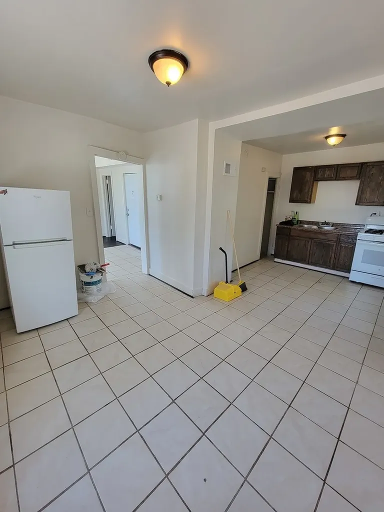 5742 West Chicago Avenue Chicago IL 60651