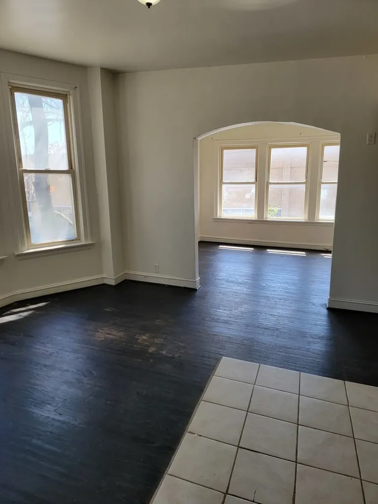 5742 West Chicago Avenue Chicago IL 60651