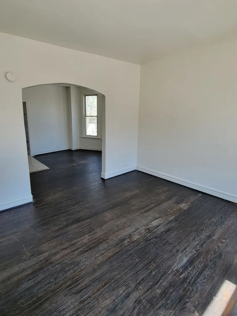 5742 West Chicago Avenue Chicago IL 60651