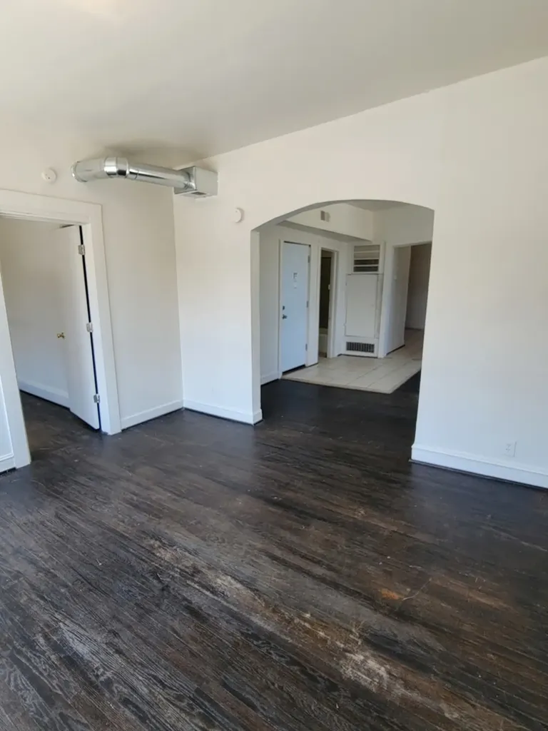 5742 West Chicago Avenue Chicago IL 60651