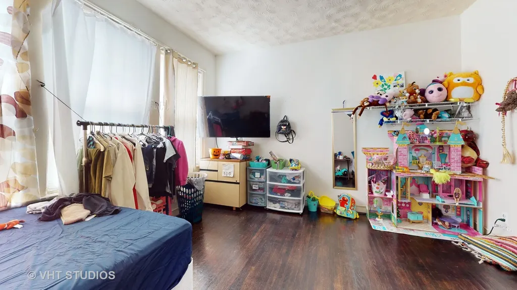 5742 West Chicago Avenue Chicago IL 60651