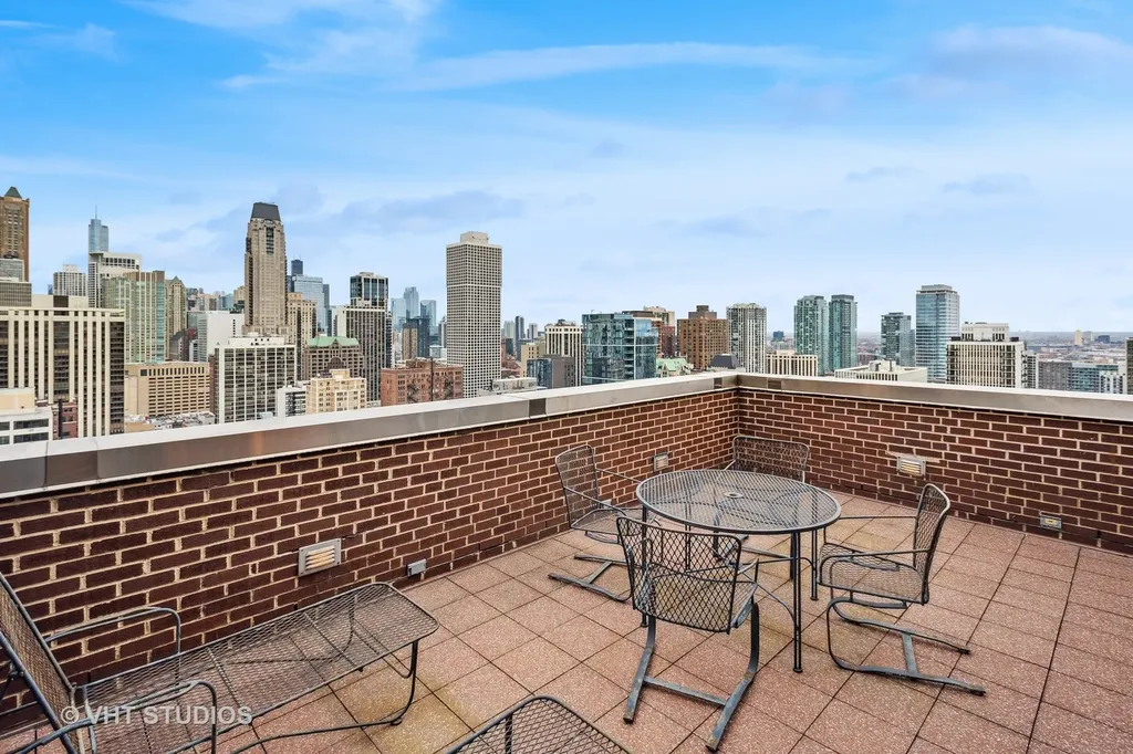 1242 North Lake Shore Drive Chicago IL 60611