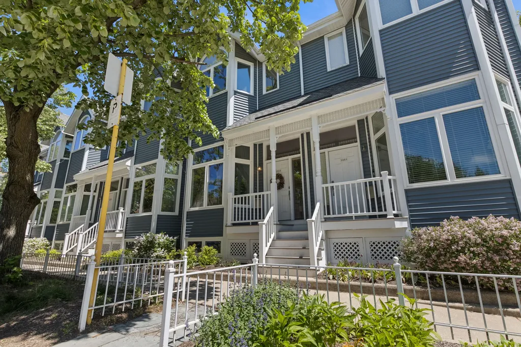 3003 North Kenmore Avenue Chicago IL 60657