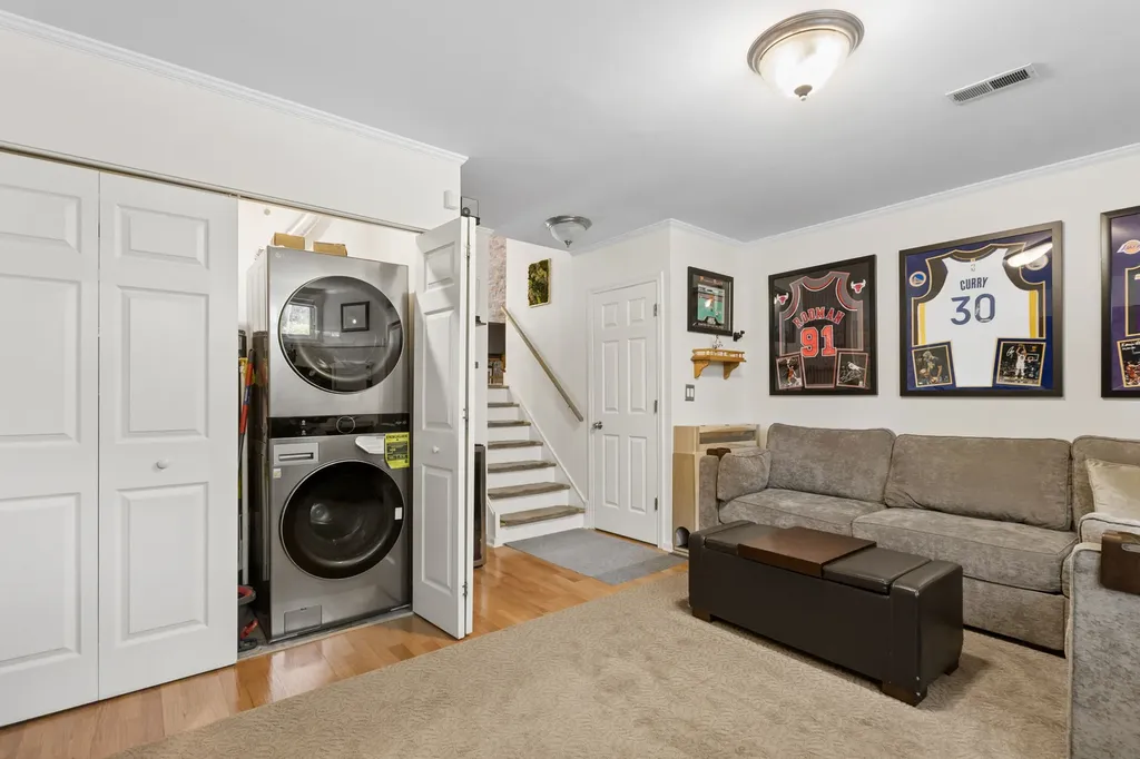 3003 North Kenmore Avenue Chicago IL 60657