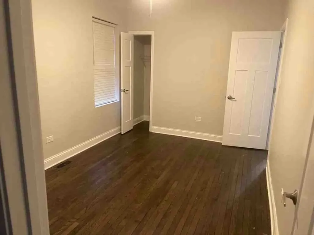 7420 South Bennett Avenue Chicago IL 60649