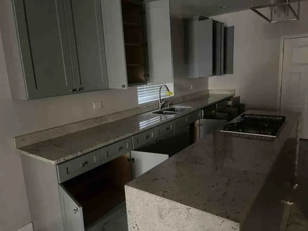 7420 South Bennett Avenue Chicago IL 60649