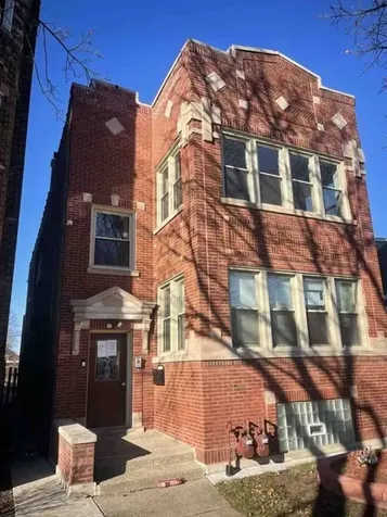 7420 South Bennett Avenue Chicago IL 60649