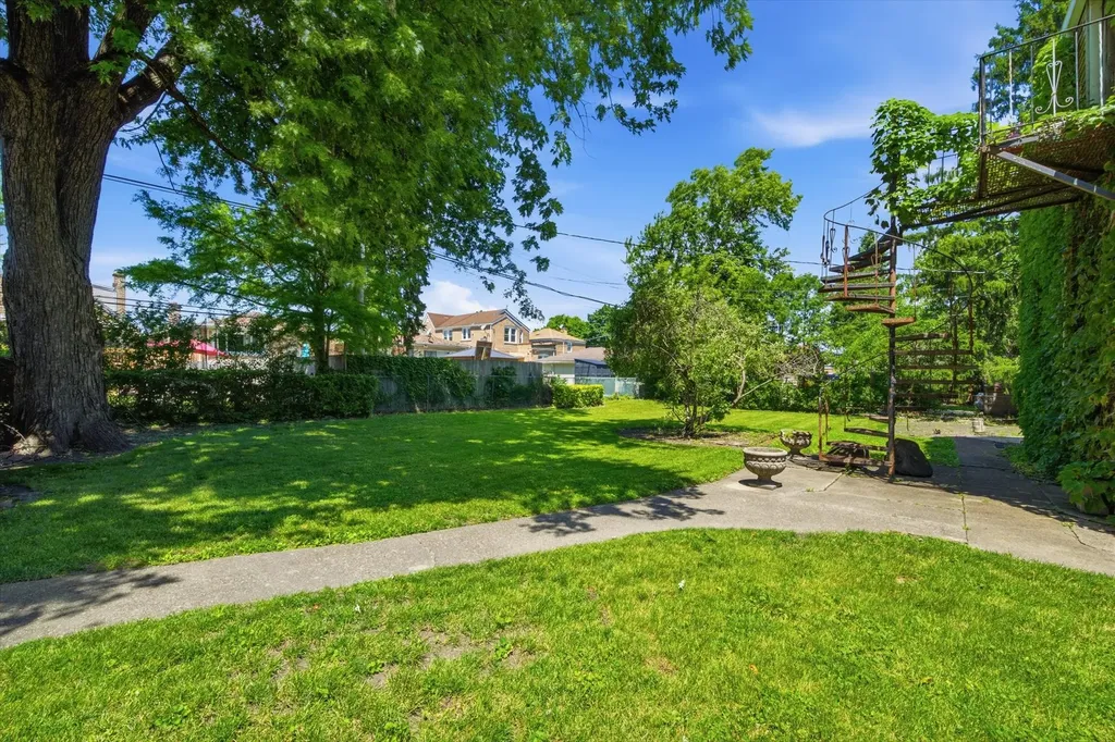 3044 North Octavia Avenue Chicago IL 60707