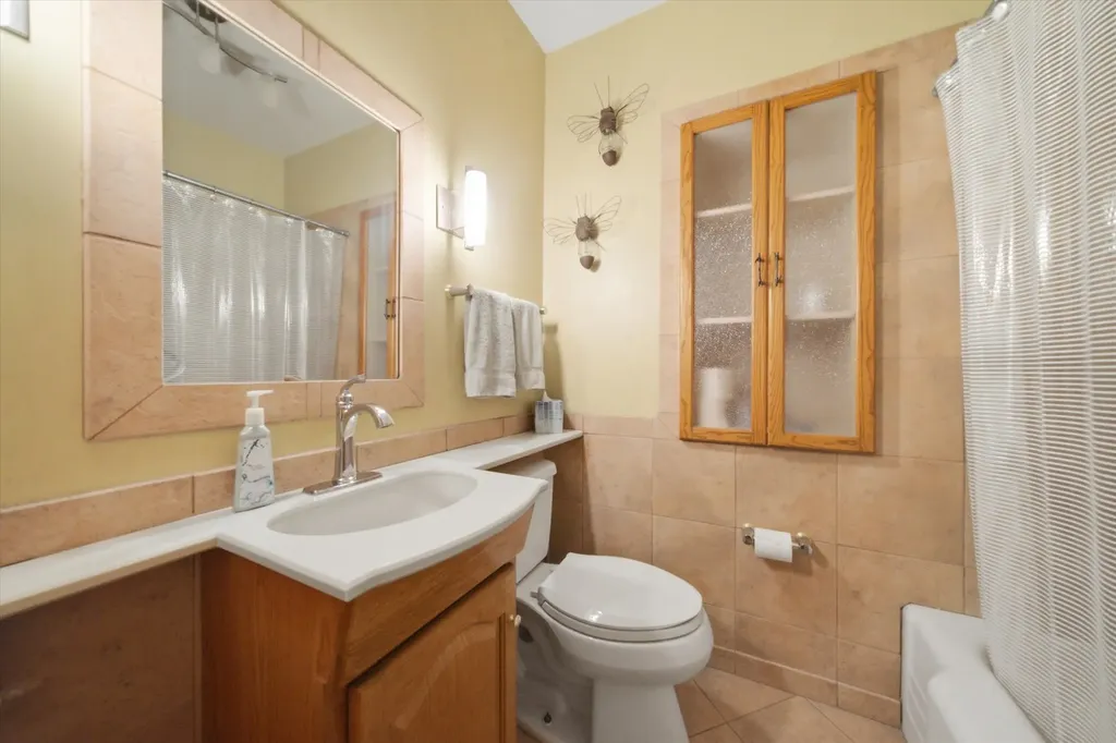 3044 North Octavia Avenue Chicago IL 60707