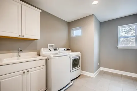 384 Woodland Chase Lane Vernon Hills IL 60061