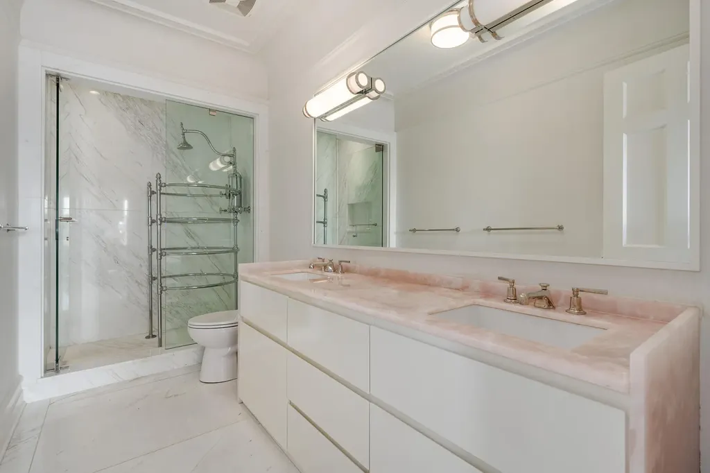 2026 North Kenmore Avenue Chicago IL 60614