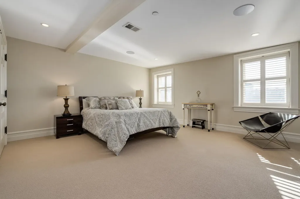 2026 North Kenmore Avenue Chicago IL 60614