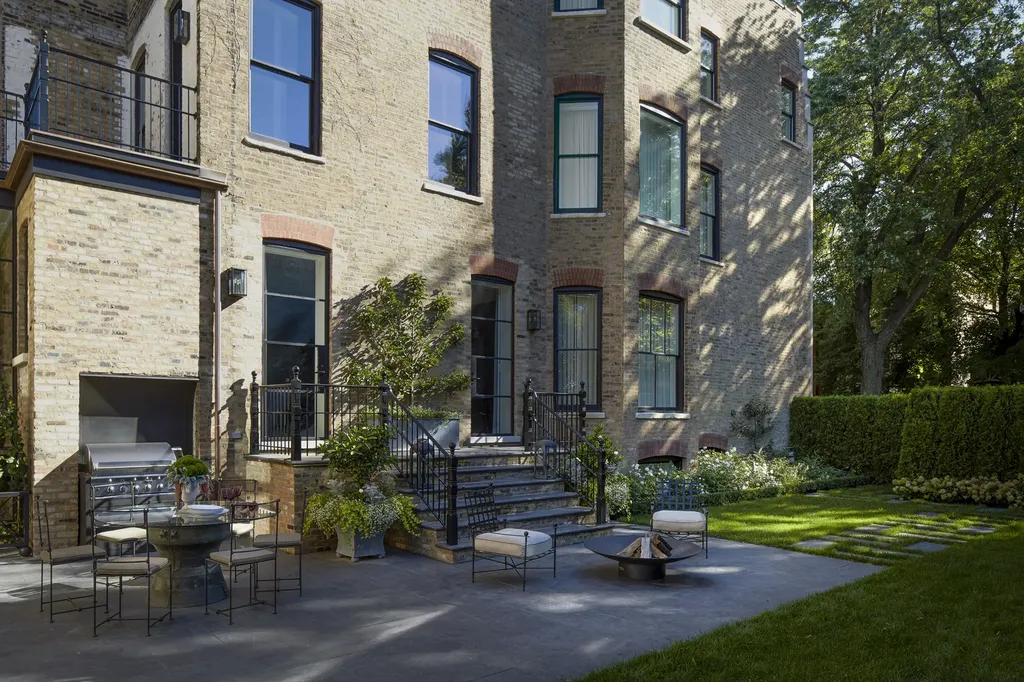 2026 North Kenmore Avenue Chicago IL 60614
