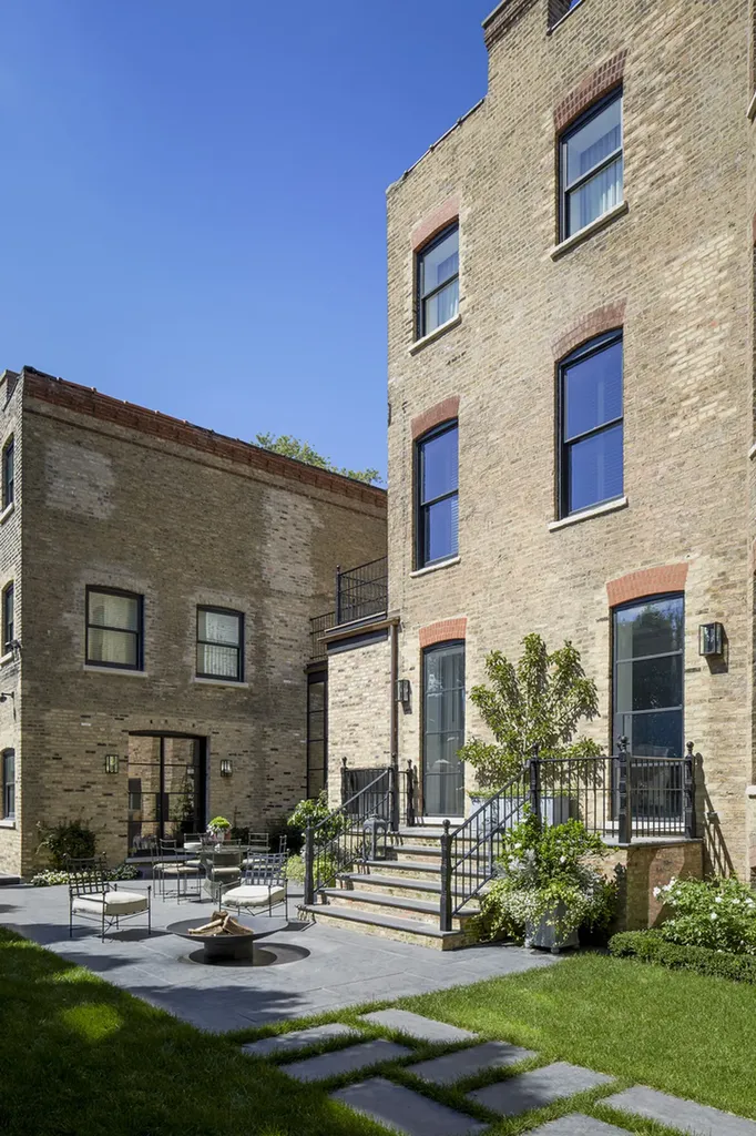 2026 North Kenmore Avenue Chicago IL 60614