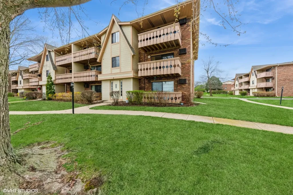 4 Parkside Court Vernon Hills IL 60061