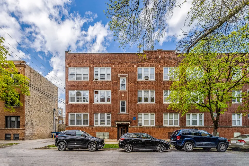 3040 West Sunnyside Avenue Chicago IL 60625