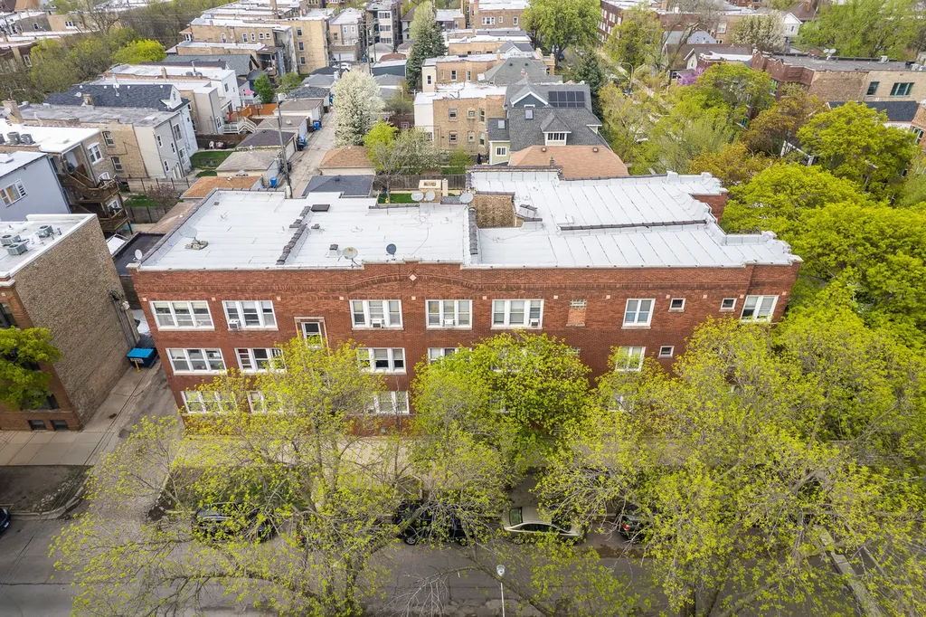 3040 West Sunnyside Avenue Chicago IL 60625