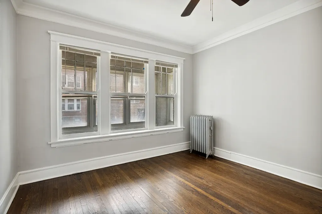 3040 West Sunnyside Avenue Chicago IL 60625