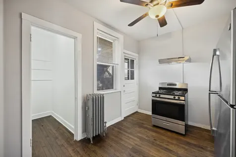 3040 West Sunnyside Avenue Chicago IL 60625